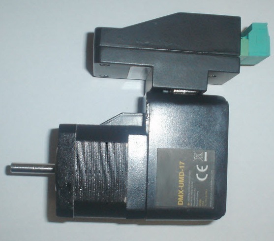 Motor a pasos NEMA 17 Doble Stack con Driver, Controlador, Encoder y Comunicación USB/RS485. Equipo utilizado en demostraciones. Uno de los tornillo que sujeta el modulo del controlador con el driver se encuentra barrido. 3 meses garantia LB - Arcus México Control de movimiento