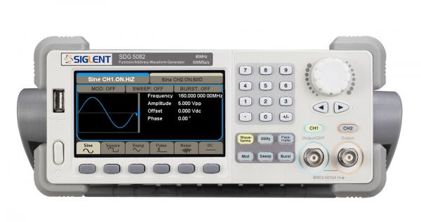 Generador de funciones de la marca Siglent modelo SDG5082