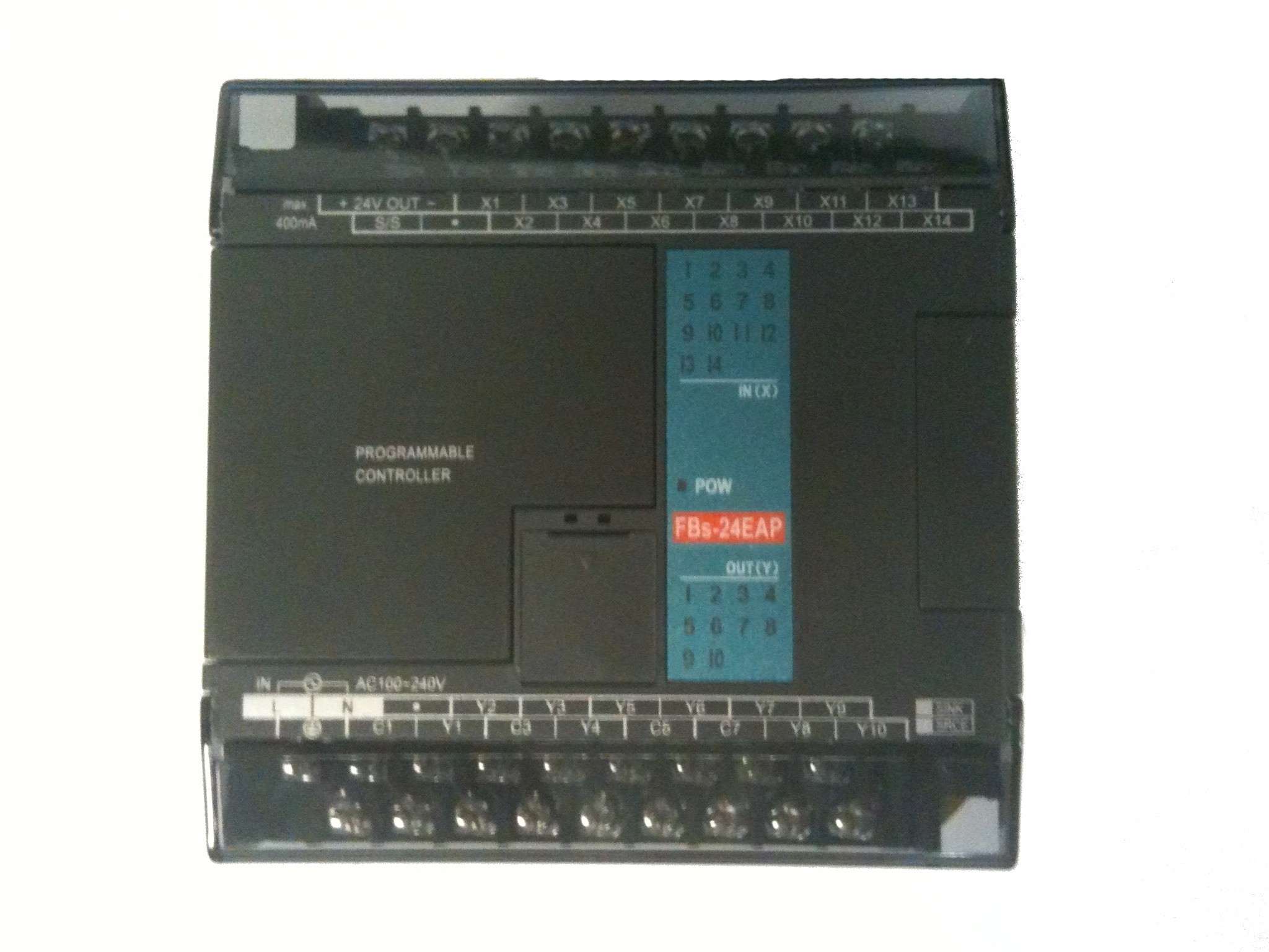 FBS-24EAP: PLC con 24 variables de E/S: 14 entradas digitales y 10 salidas de relevador